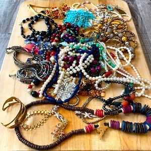 LOT Vintage jewelry! 💌